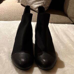 Gentle Souls BNWOT Elegant Black Women's Ankle Bootie 8 1/2